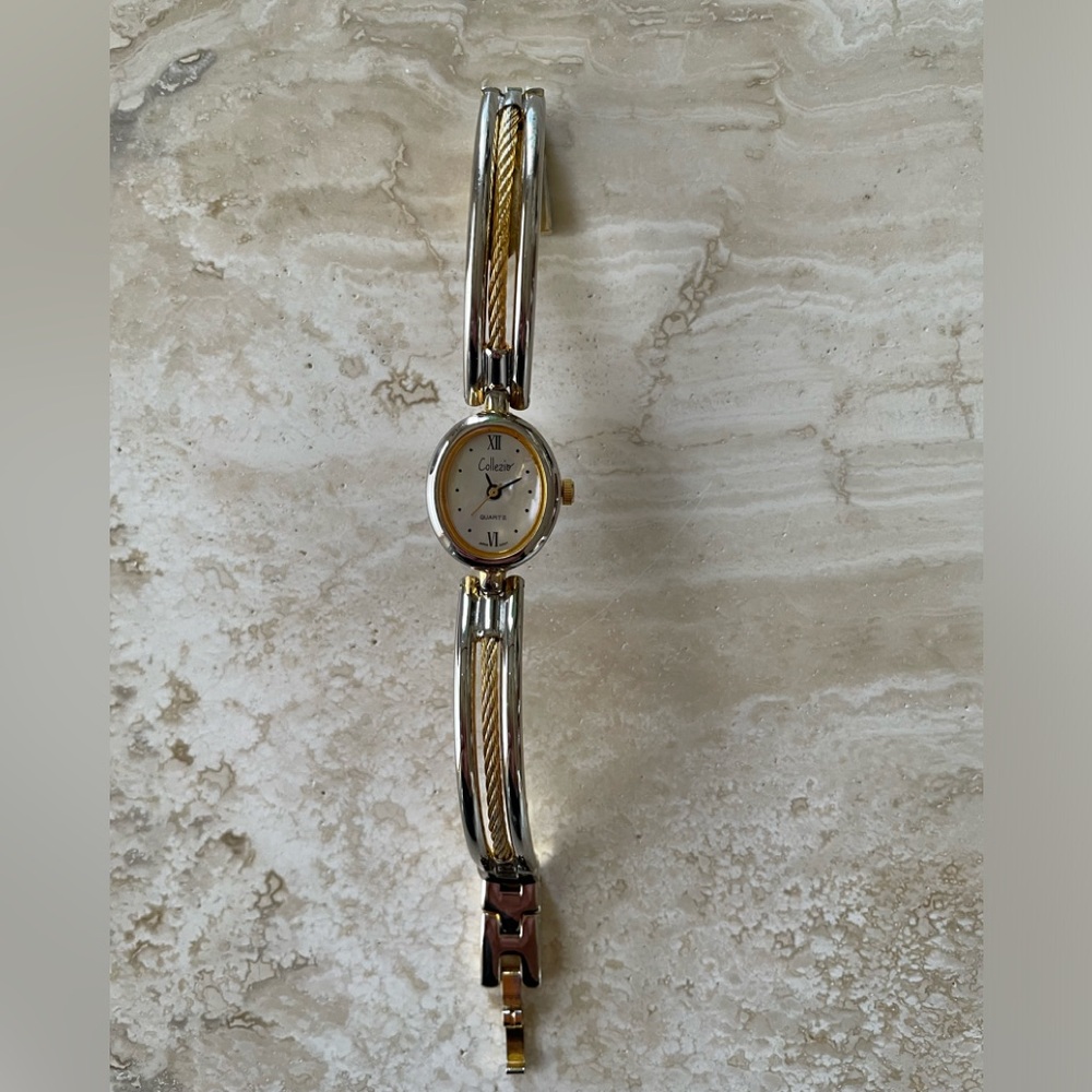 Ladies Quartz Watch, Two-Tone, Adjustable - Picture 5 of 7